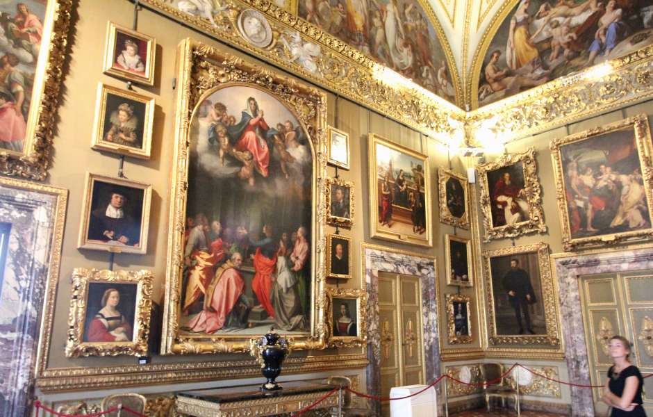 4.	Palatine Gallery (Pitti Palace)
