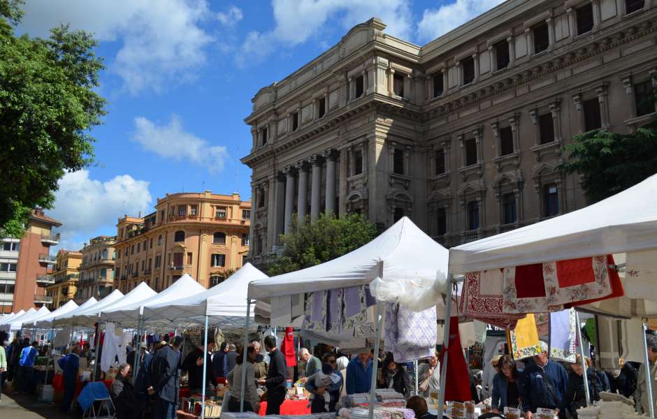 5.	Explore the food markets and shopping streets in Rome