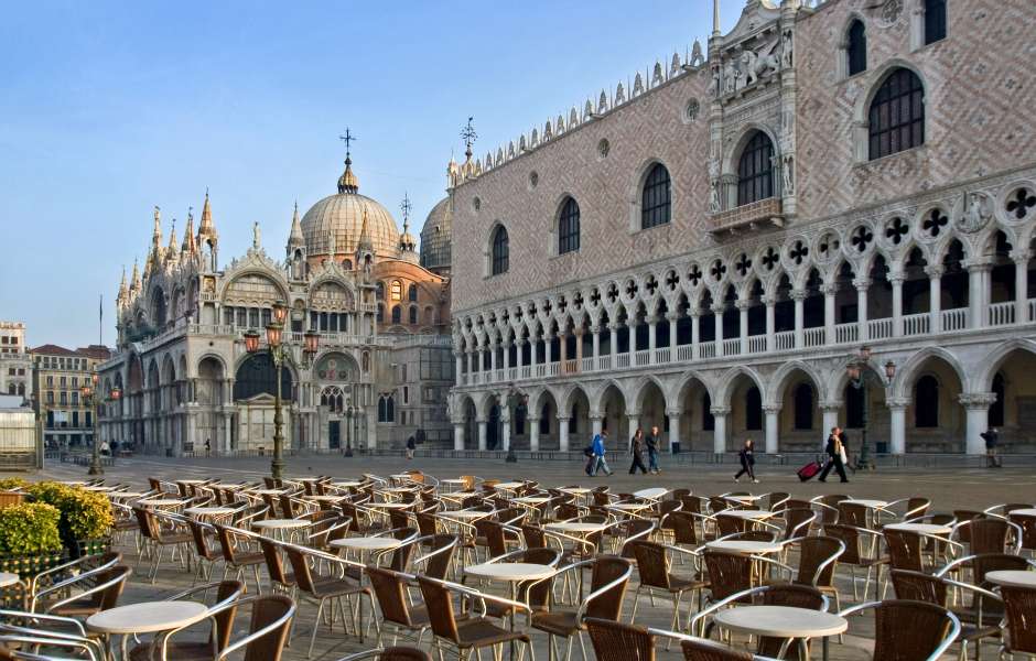 1.	Visit the major sights of Venice