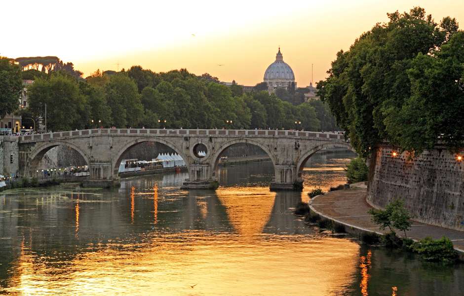 2.	Visit Rome at sunset