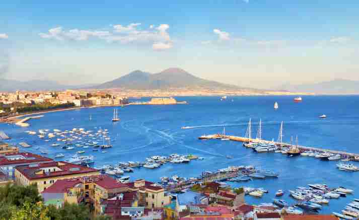 Best 10 (+1) Attractions to Visit in Naples