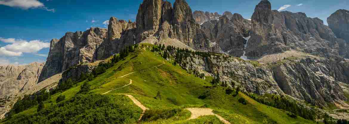 Full Day Tour departing from Venice to Visit the Dolomites