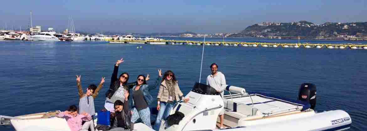 Private excursion by boat to Capo Posillipo in Naples