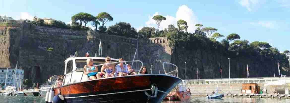 Tour en barco a Positano y Amalfi con salida desde Sorrento 