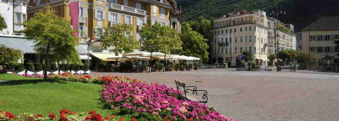 Tour in giornata a Bolzano e sulle Dolomiti con partenza dal Lago di Garda