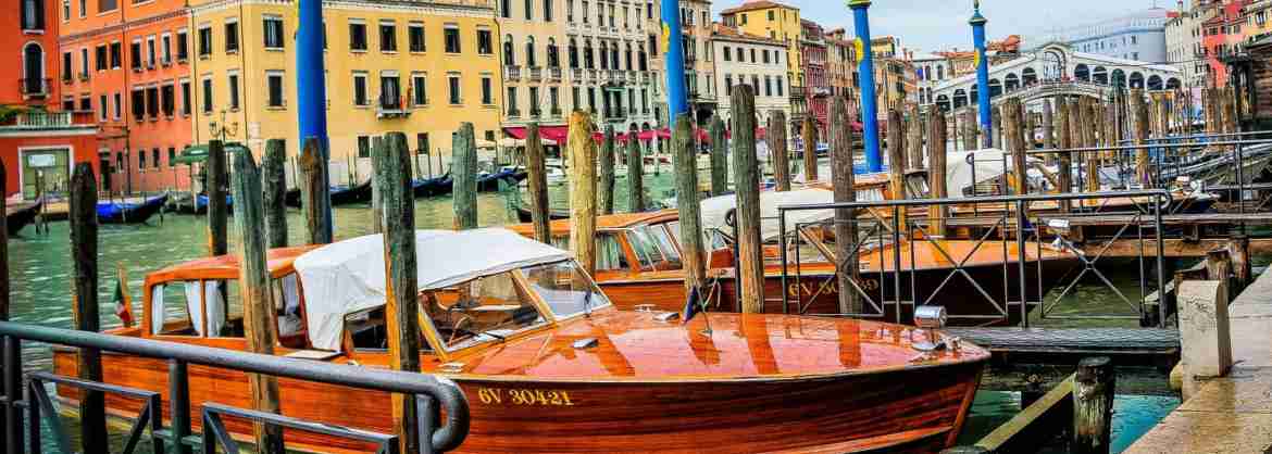 Transfer privato in taxi acquatico da Piazzale Roma al centro di Venezia
