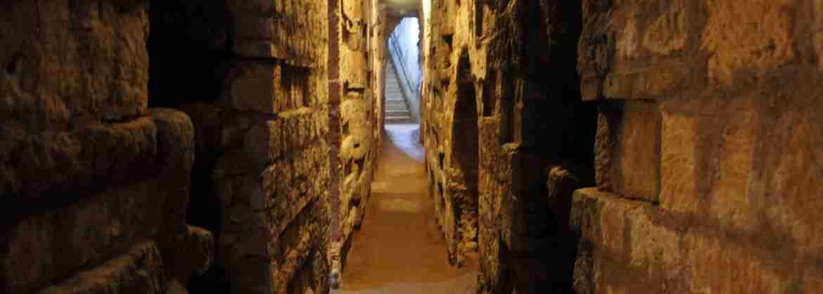 Tour privato dei sotterranei di Roma: Catacombe e Basilica di San Clemente