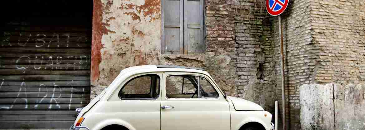 Viaggio a bordo di una FIAT 500 nei dintorni di Roma a scelta