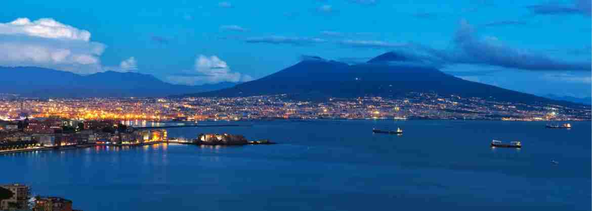 Tour Nocturno Panorámico recorriendo los principales atractivos de Nápoles
