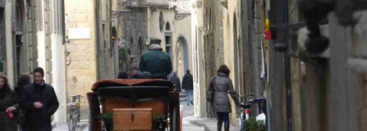 Romantic Private Tour around the main monuments on a carriage in Florence
