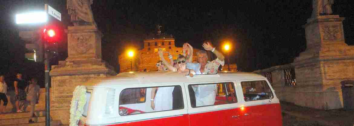 Vintage Tour of Rome with Wine Tasting on Board a Volkswagen Kombi-BUs