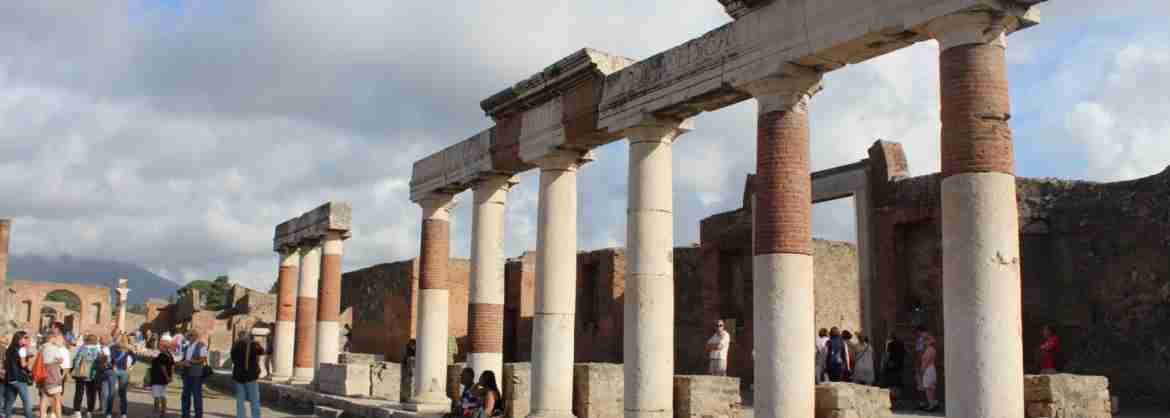 Full day Group Tour to Pompeii and centre of Naples, departing from Naples