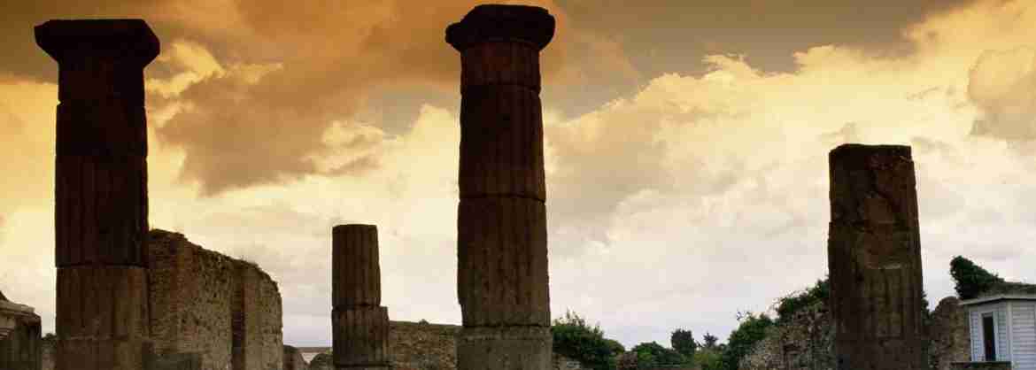 Shared Roundtrip Shuttle from Naples to Pompeii