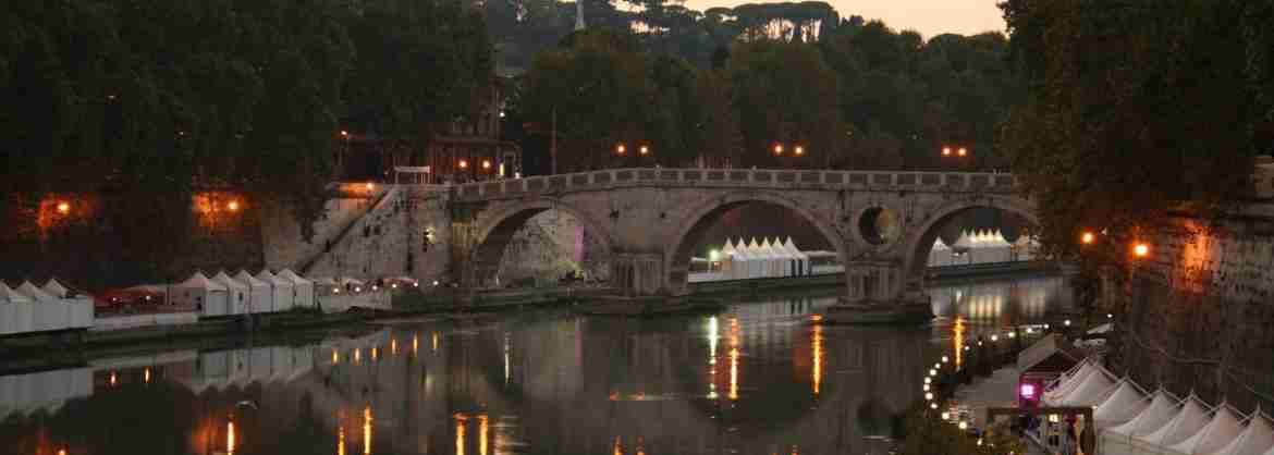 Night Cruise on Tiber River in Rome, with Dinner