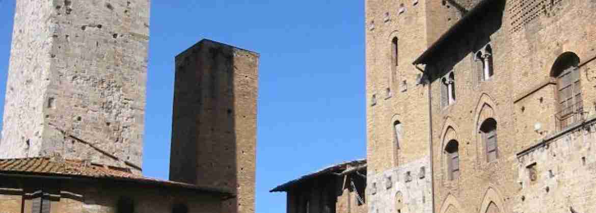 Visita privata nel borgo di San Gimignano tra torri medievali, storia e cultura