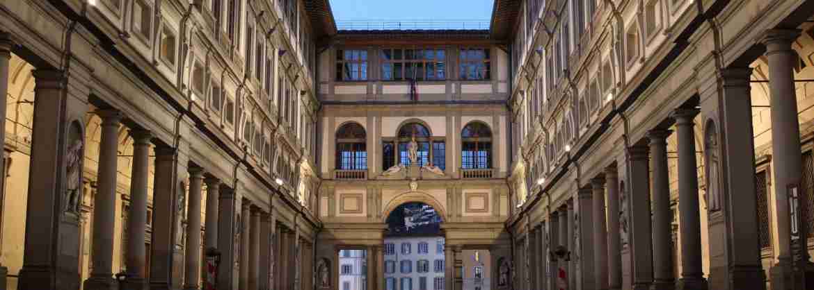 Tour della Galleria degli Uffizi e dellAccademia a Firenze con biglietti salta la fila per piccoli gruppi