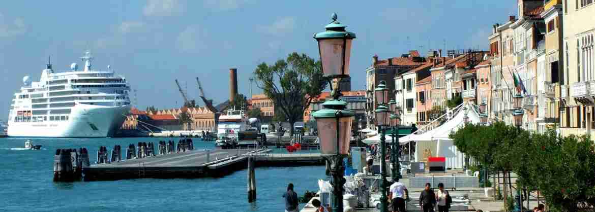 Private Transfer by Water Taxi from Venice Airport to the Cruise Terminal