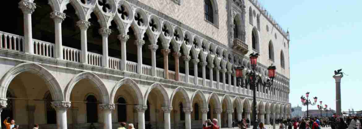 Group Tour of the Doges Palace and of the Centre of Venice