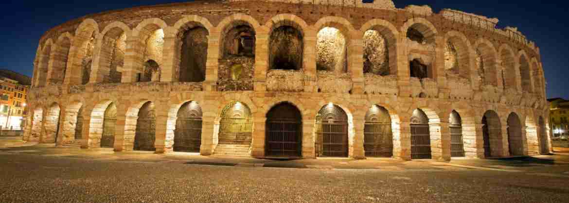 Tour a pie en el centro de Verona para descubrir sus tesoros