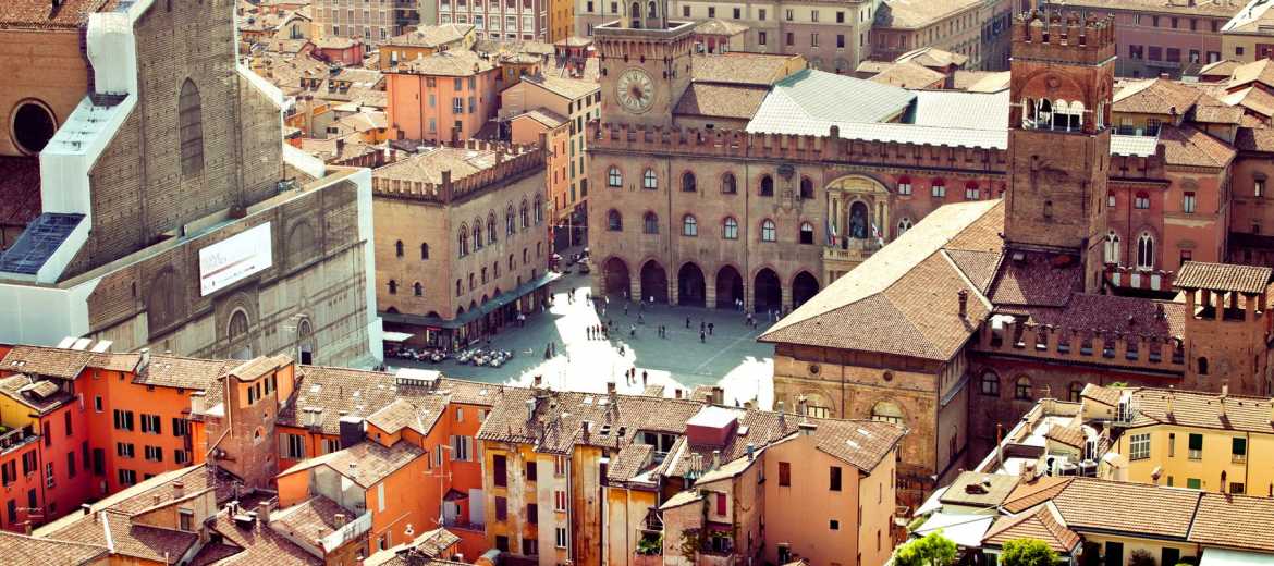 Piazza Maggiore Tours and things to do Bologna attractions