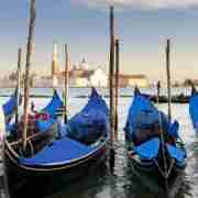 Tour esclusivo di Venezia a bordo di una gondola condivisa tra i più bei canali