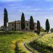 5 Days Escorted Tour of Italy around Assisi, Bologna, Venice and Tuscany, from Rome