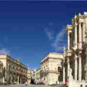 Escursione di unintera giornata nella Capitale del Barocco: Siracusa, Ortigia e Noto da Taormina