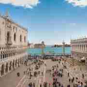 Full Day Tour around the main attractions of Venice, departing from Milan