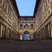 Tour en grupo reducido de la Galería Uffizi y de la Academia con pases salta la línea