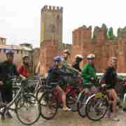Tour en grupo reducido del centro de Verona en bicicleta